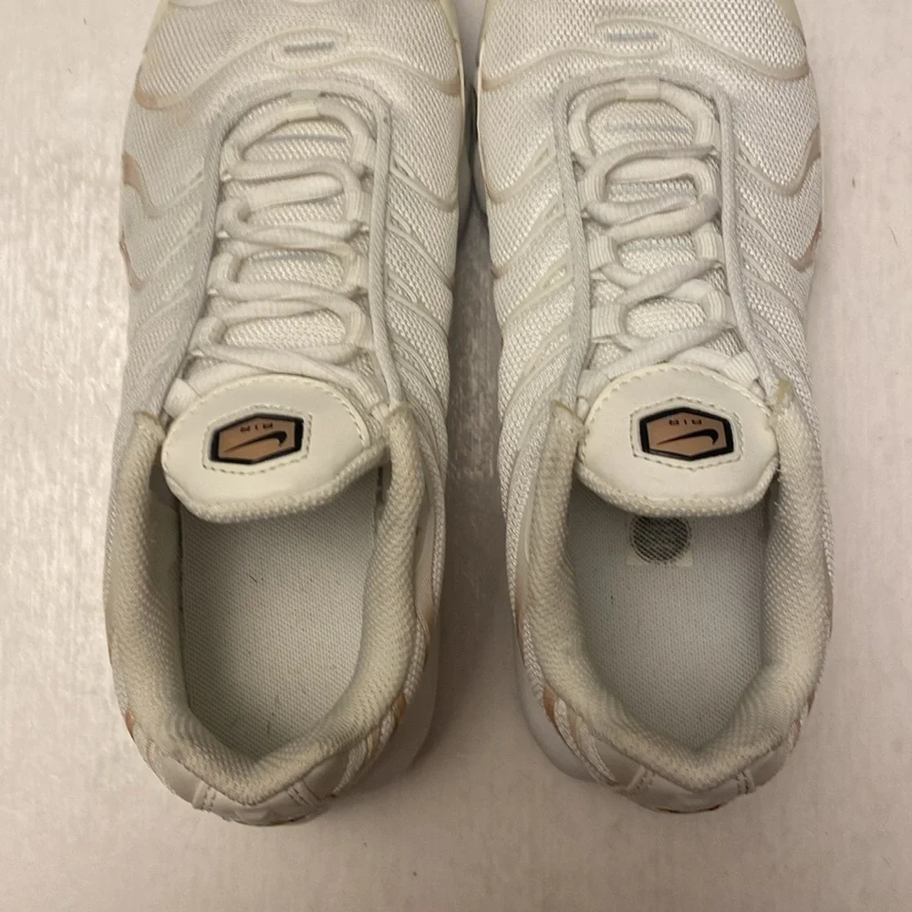 NIKE Air Max Plus CD0609-105 Sneakers Size 6Y or Women’s 7.5